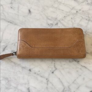 Frye Melissa Zip around wallet light in light tan leather. 8x4”